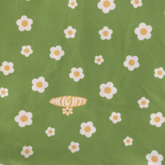 O mighty exclusive green daisy lace camisole 💚💚💚 - Picture 2 of 3